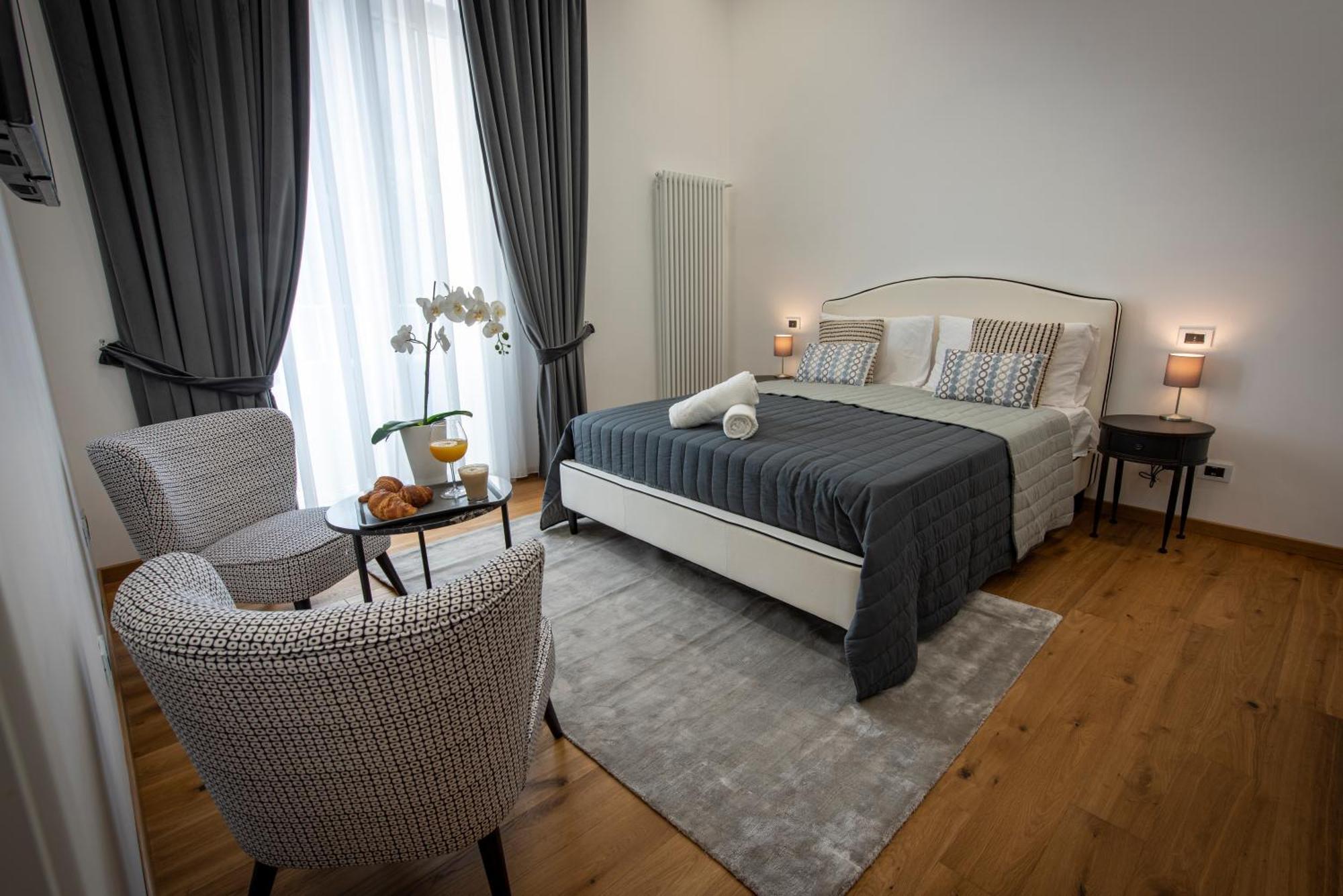 Downtown Napoli B&B - E Si Nun Canto Moro מראה חיצוני תמונה